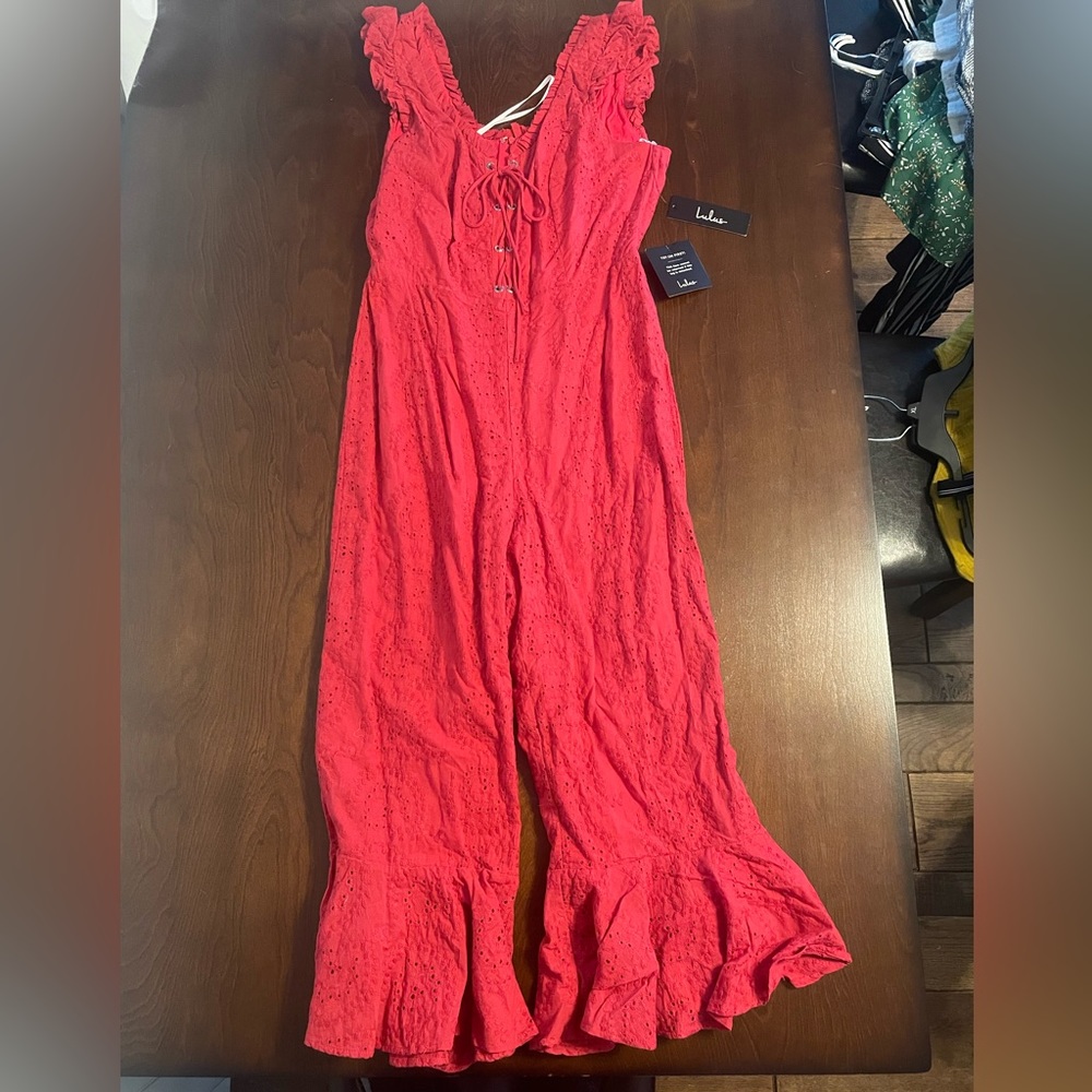 Lulus, size medium, berry red